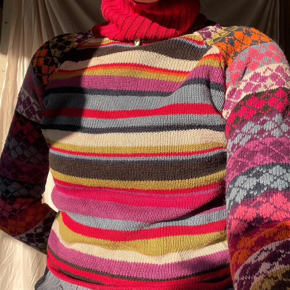 Stripe pattern colorful turtleneck